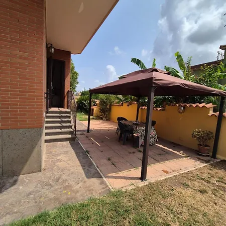 アパート Madi House