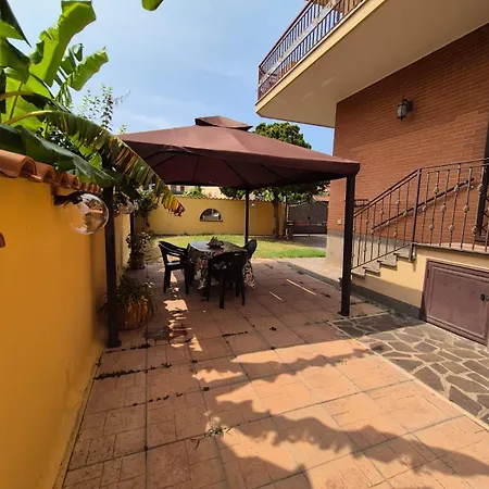 アパート Madi House